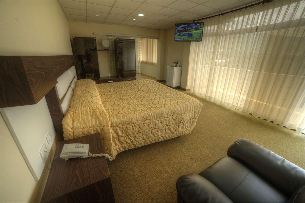 Hotel Regina Кочабамба Экстерьер фото