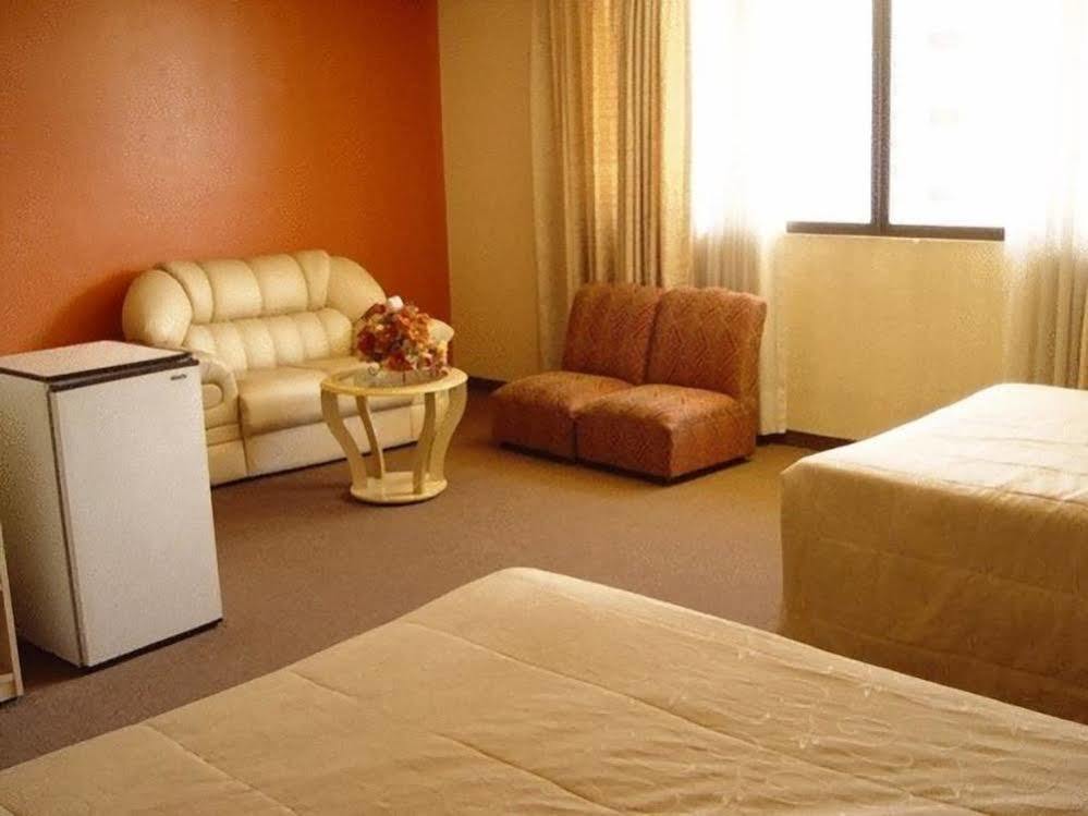 Hotel Regina Кочабамба Экстерьер фото